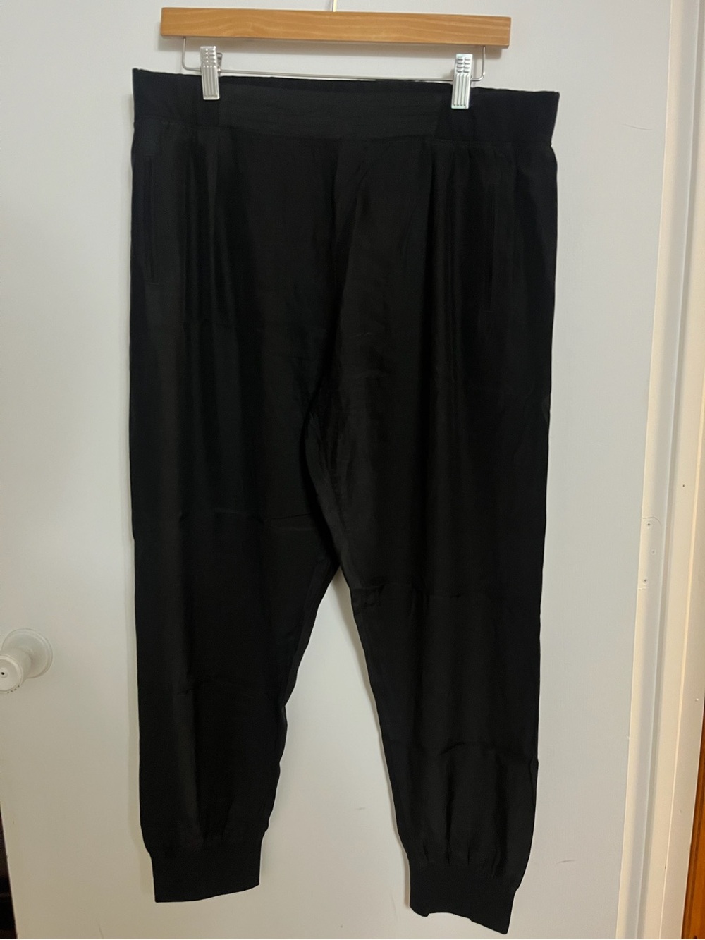 ATM Anthony Thomas Melillo Silk Charmeuse Jogger Black Pants